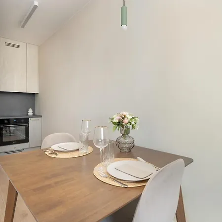 Wojciechowskiego With Parking By Renters Apartament