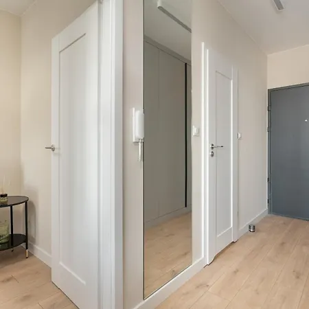 Wojciechowskiego With Parking By Renters *