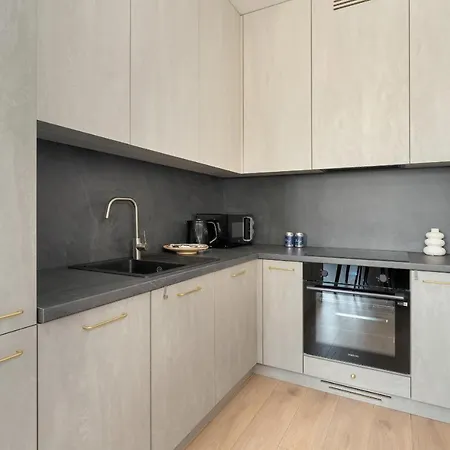 Wojciechowskiego With Parking By Renters *