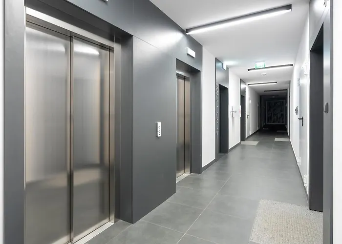 Wojciechowskiego With Parking By Renters بوزنان