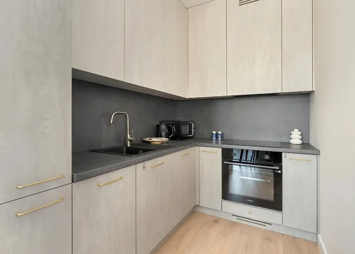 Wojciechowskiego With Parking By Renters *