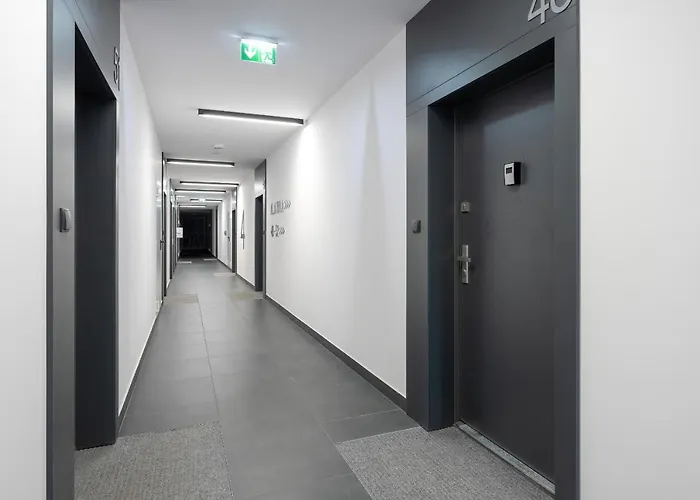 Wojciechowskiego With Parking By Renters Poznań